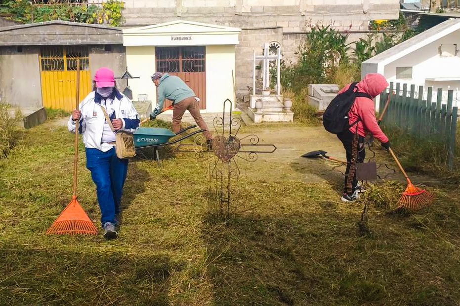 Garantiza Ayuntamiento de Tlaxcala de Xicohténcatl panteones limpios y accesibles para celebración de Día de Muertos